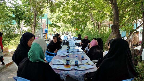 اردوی مادر دختری دانش‌آموزان ناحیه یک مشهد به‌مناسبت روز خانواده