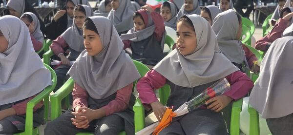 زنگ مهر و مقاومت در مدرسه هفتم تیر بافق