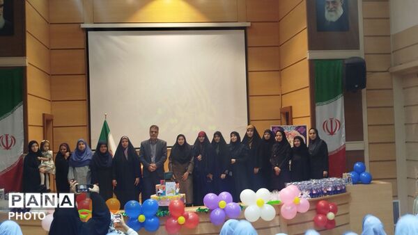 جشن الفبای پایان سال کلاس اولی‌های دبستان نوید ۲ 
