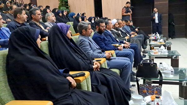 رونمایی از کتاب "اردک دیوانه" 