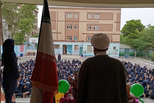 مراسم جشن ولادت حضرت معصومه (س) و روزدختر در دبیرستان حضرت ولیعصر (عج) ری یک