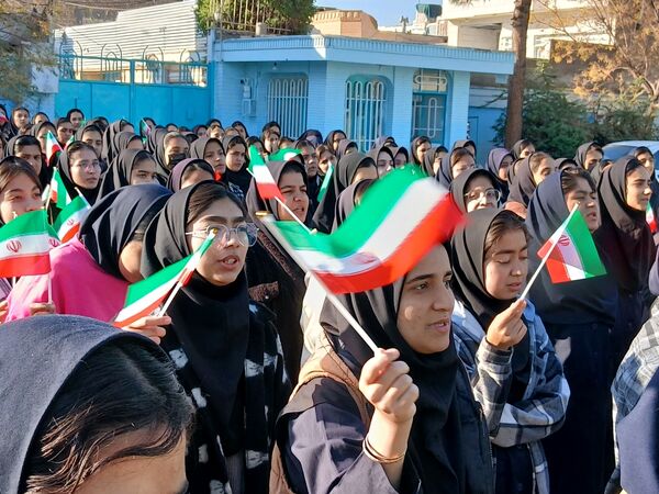 افتتاحیه همیاران معلم در دبیرستان فاطمیه
