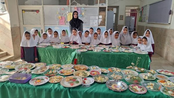 برگزاری روز جهانی تخم‌مرغ در دبستان دخترانه شهید جمیله کریمی شهرستان زارچ 