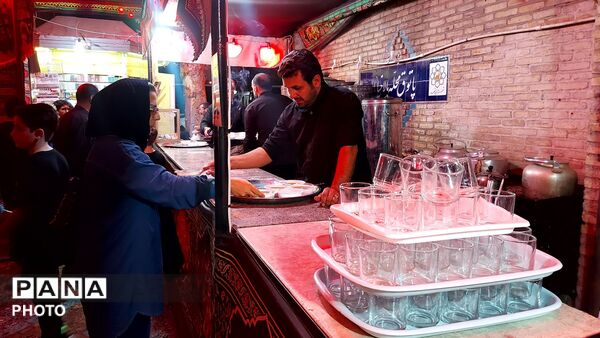 موکب‌های رضوی؛ ضیافت عشق در شب شهادت امام رئوف(ع)