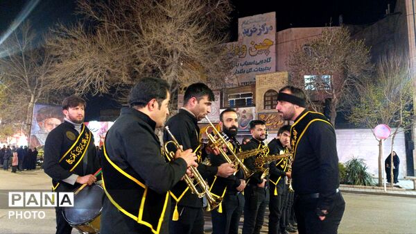 عزاداران علوی در کف خیابان های نیشابوری زنجیر زنی کردند