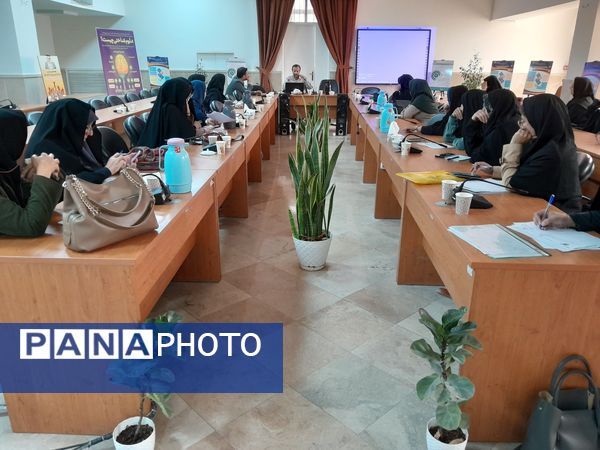 دوره تربیت معلم اقدام پژوهی در سطح نواحی مشهد