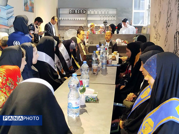 افتتاح «کافه گفت‌وگوی دخترونه» بجنورد