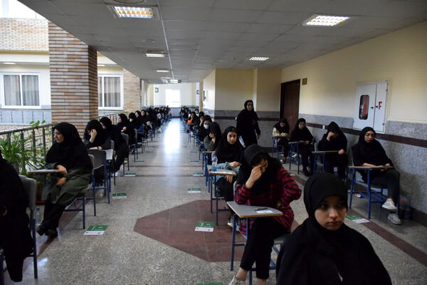رقابت داوطلبان کنکور رشته تجربی در دانشگاه قم
