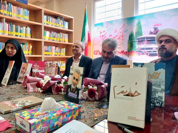 تقدیر از آزادگان کتاب خوان عباس آباد