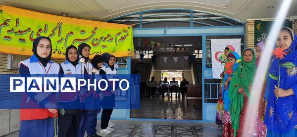 آیین‌ افتتاحیه‌ تیم‌های‌ تخصصی‌ جوانان‌ هلال‌احمر‌ در شهرکرد 