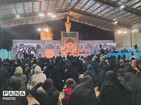 حضور گسترده مردم شهر نیر در جشن زیر سایه خورشید