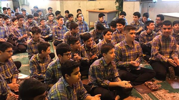 جشن پرشور عید غدیر خم در مدرسه شهدای مدافع حرم منطقه ۱۰ تهران