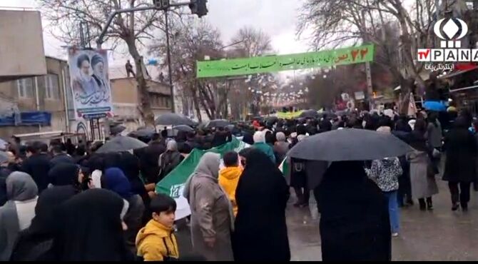 راهپیمایی 22 بهمن در شهرستان مریوان با حضور پر شکوه مردم
