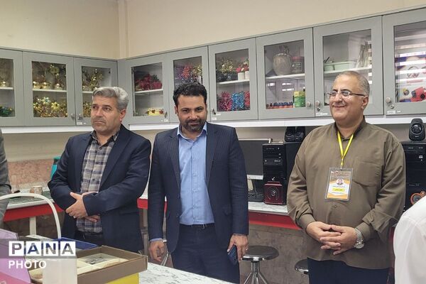 درخشش استعدادهای علمی مرحله استانی دوازدهمین جشنواره نوجوان خوارزمی در بهارستان‌دو