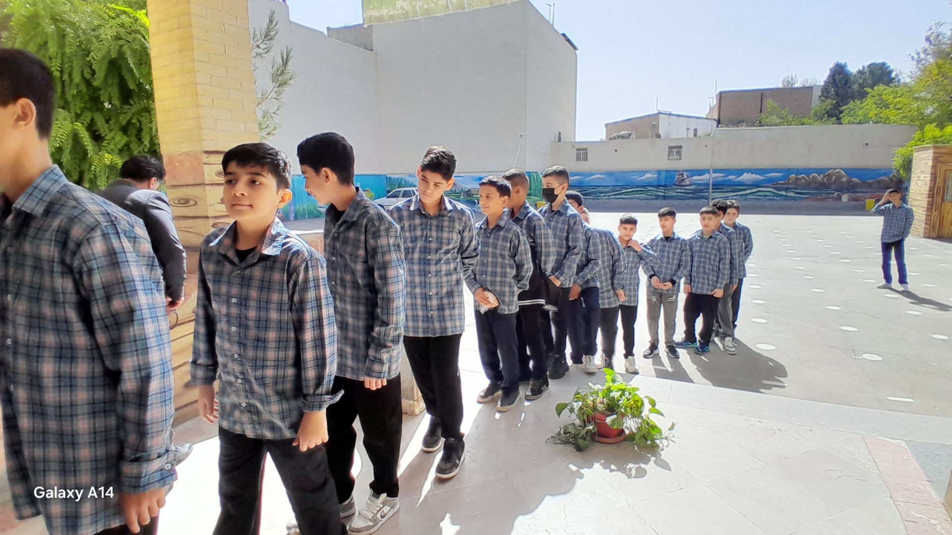 دانش‌آموزان شهریاری روز اول سال تحصیلی را به پایان رساندند