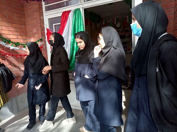 جشن میلاد منجی عالم بشریت در دبیرستان مادر مهربان خلیل آباد