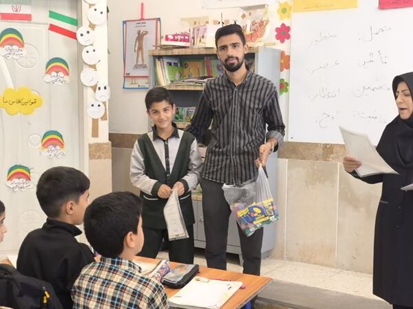 تقدیر از برترین‌های دبستان شهید پسندیده فدافن