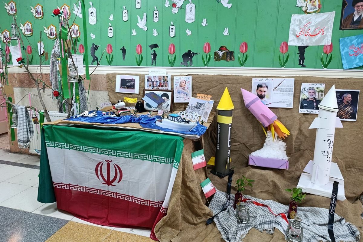 هفته دفاع مقدس در دبستان دخترانه آیین روشن؛ روایت ایستادگی و فداکاری نسل های ماندگار 
