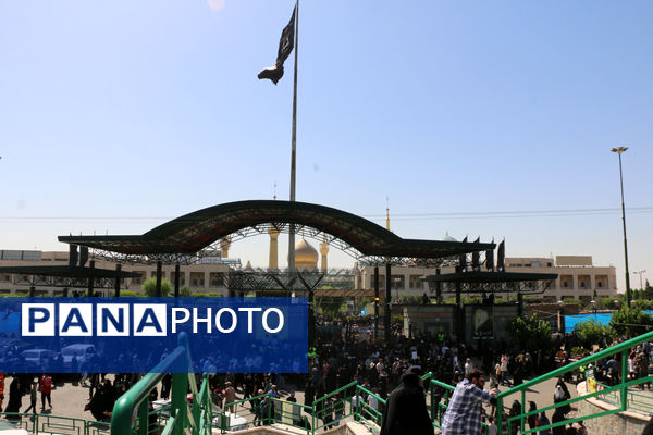 جلوه‌هایی از حضور نوجوانان در مراسم سالگرد ارتحال امام خمینی(ره)