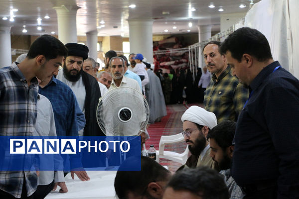 جلوه‌هایی از حضور نوجوانان قمی در شعبه‌های اخذ رای -1