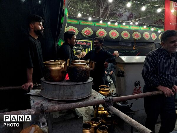 همراهی هیات زینب کبری(س) با کاروان نمادین اسرای کربلا