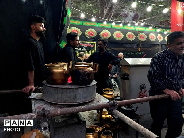همراهی هیات زینب کبری(س) با کاروان نمادین اسرای کربلا