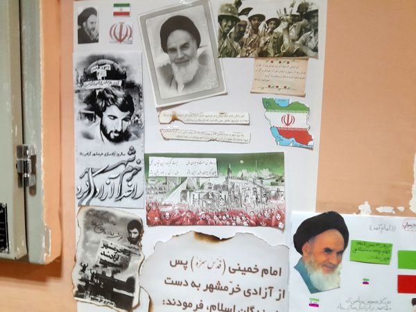 نمایشگاه دست‌سازه‌های آمادگی دفاعی دانش‌آموزان مدرسه حاج مهدی رسولی