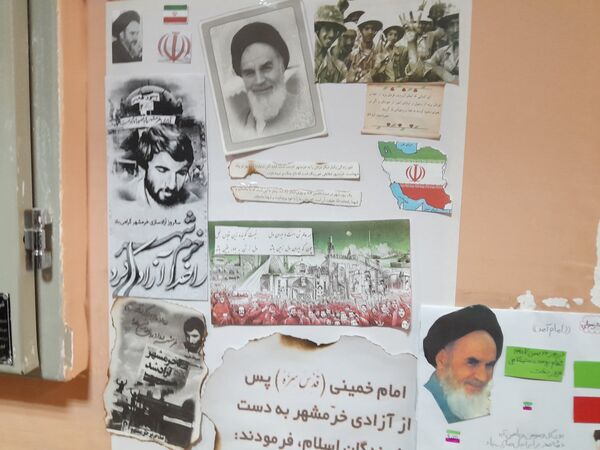 نمایشگاه دست‌سازه‌های آمادگی دفاعی دانش‌آموزان مدرسه حاج مهدی رسولی