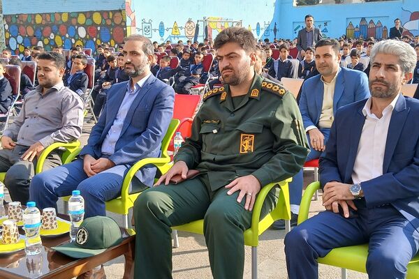 مراسم گرامیداشت روز دانش‌آموز در دبستان پسرانه بنکدار باقرشهر 