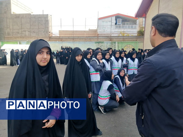 مانور زلزله و ایمنی در دبیرستان شاهد رضویه قم