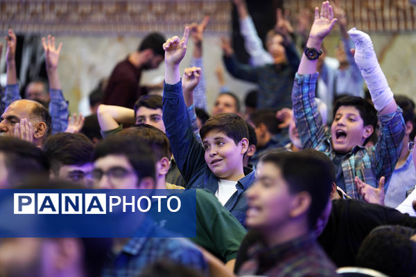 گردهمایی بزرگ ارکان هیات‌های دانش‌آموزی مدارس شهر تهران در حسینیه عشاق 