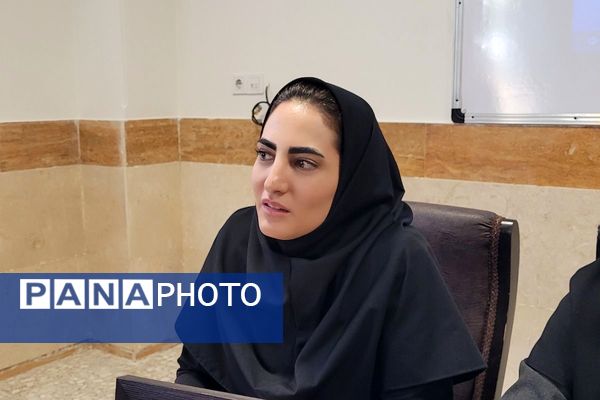 جلسه شورای معلمان دبیرستان نمونه دولتی ولایت