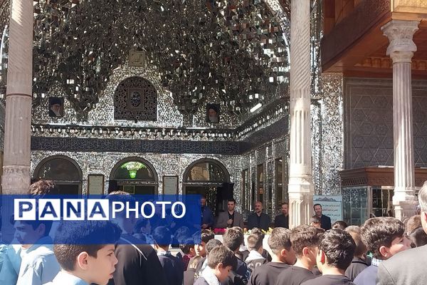 حضور دانش‌آموزان دبستان هیأت امنایی شهید قلنبر ناحیه دو شهرری در مراسم شهادت حضرت عبدالعظیم (ع)