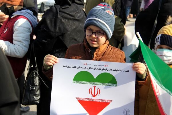 راهپیمایی باشکوه ۲۲ بهمن در اسلام آباد غرب