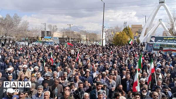 اجتماع مردم نورآباد در میدان امام خمینی (ره)