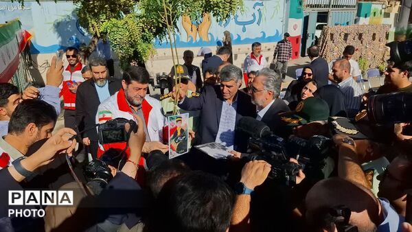 زنگ آغاز سال تحصیلی در دبستان شهید محلاتی منطقه ۱۲ تهران