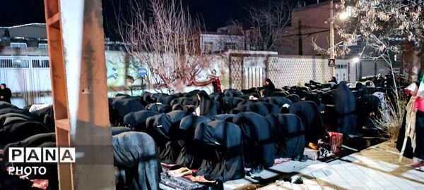 نماز استغاثه امام زمان(عج) در راهپیمایی 