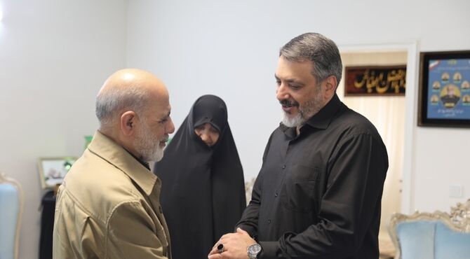 دیدار فرمانده قرارگاه مرکزی خاتم‌الانبیاء ‌با خانواده سرلشکر شهید «سیدمجید خادمی»‌
