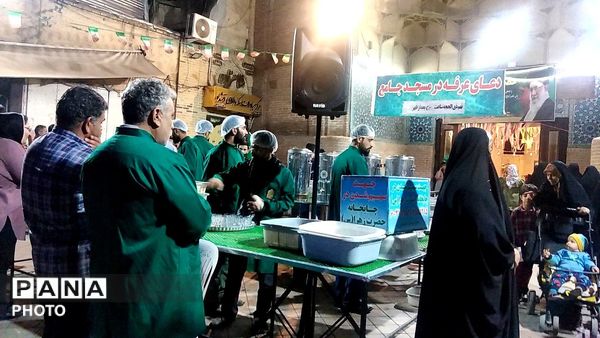 گذری بر غرفه دهه نودی ها و چایخانه حضرت زهرا(س)