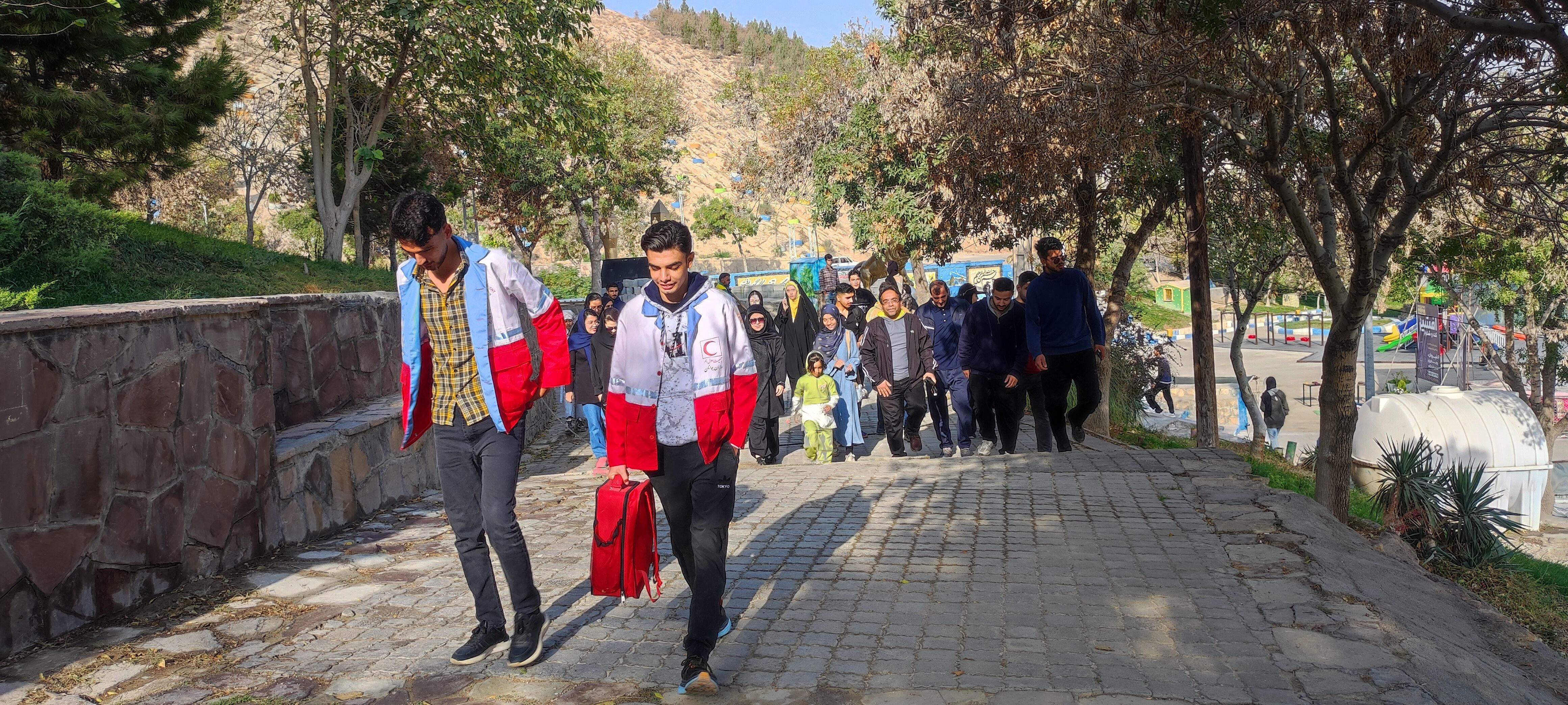 همایش همگانی پیاده‌روی خانواده بزرگ دانشگاه آزاد اسلامی شهرستان شیروان