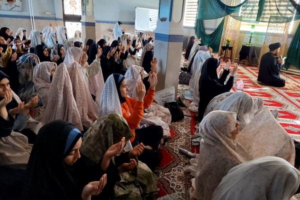 لحظات نورانی نماز استغاثه؛ اتحاد دل‌ها برای طلب باران