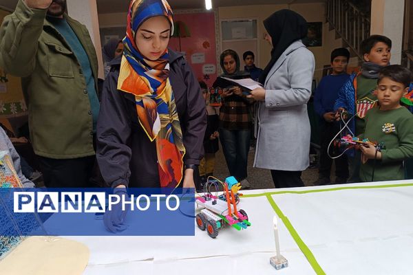مسابقات رباتیک دانش‌آموزی به مناسبت هفته کانون ها 