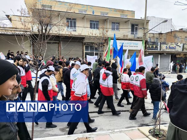 شکوه حضور مردم بانه در راهپیمایی 22 بهمن