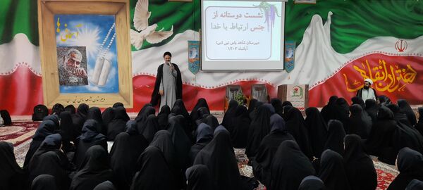 قرار عاشقانه الهی در دبیرستان شاهد یاس نبی «س»