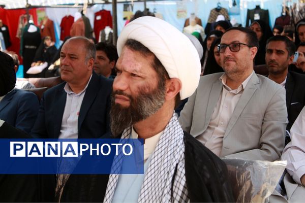 افتتاح نخستین جشنواره تن‌پوش نور، نمایشگاه مُد و لباس ایرانی اسلامی در شهرستان بهارستان 