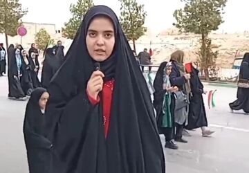 مهریز در راهپیمایی ۲۲ بهمن غرق شکوه و حماسه شد