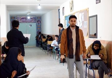 امتحانات نوبت اول دبیرستان آیت‌ الله کاشانی با آرامش کامل دانش آموزان برگزار شد 