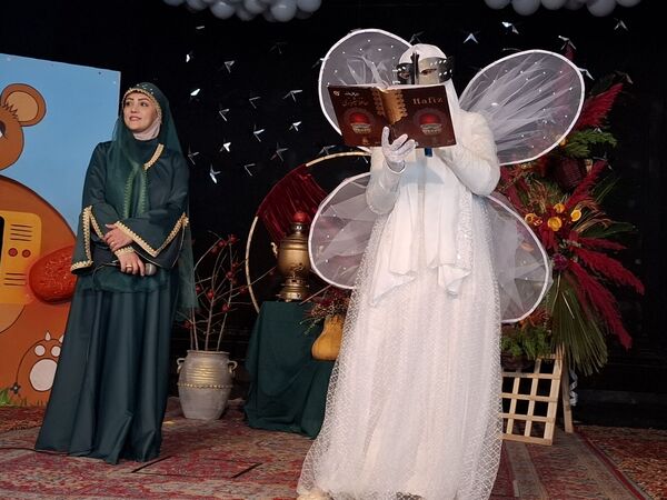 جشن یلدا ۱۴۰۴ در مدرسه ۱۷ شهریور شهرستان بجنورد 
