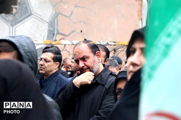 مدرسه بی‌پناه، دانش‌آموز بی‌گناه