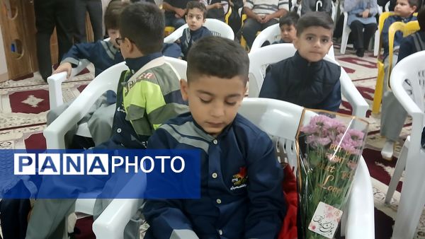 نواختن زنگ شکوفه‌ها در دبستان شاهد پسران شهرستان محمودآباد